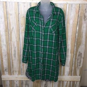 Medium long sleeved green plaid dress.